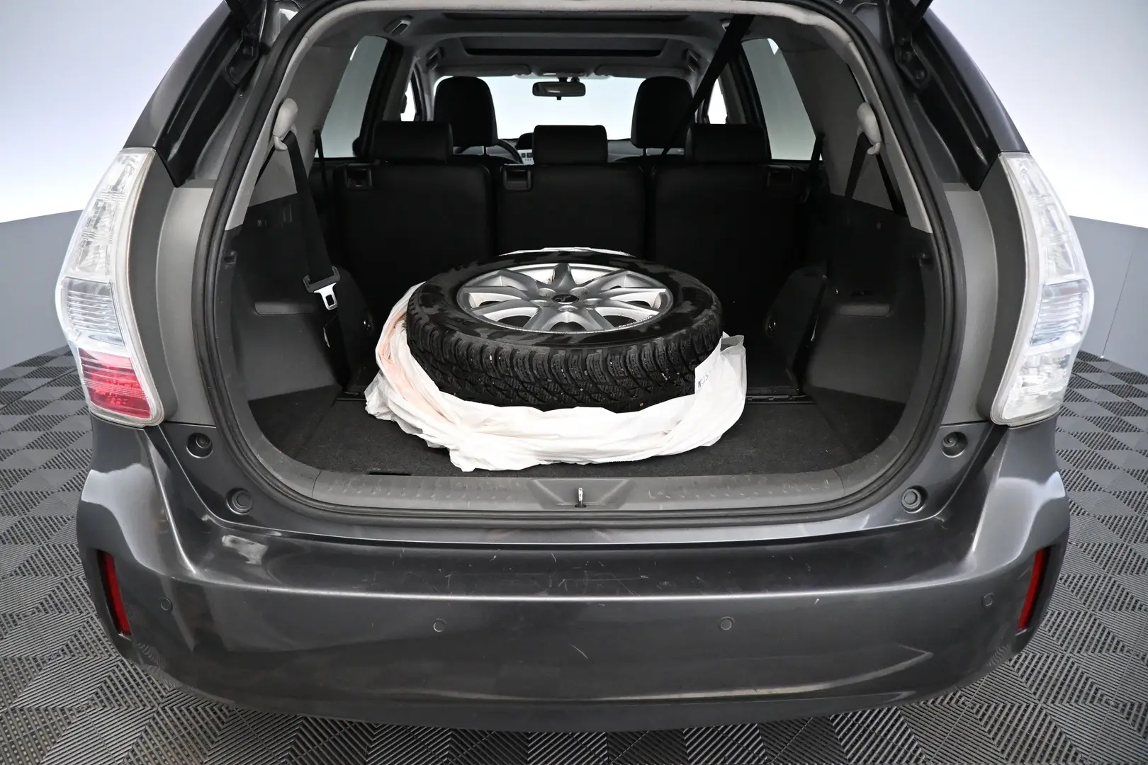 Car Image - 4SL38PnbUSf55xvwlkLkLm