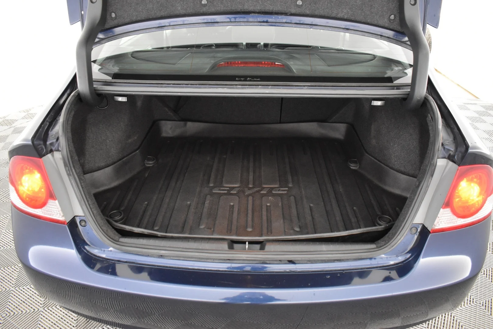 Car Image - 6vfRRIeoNonv5uVAj4SgMZ