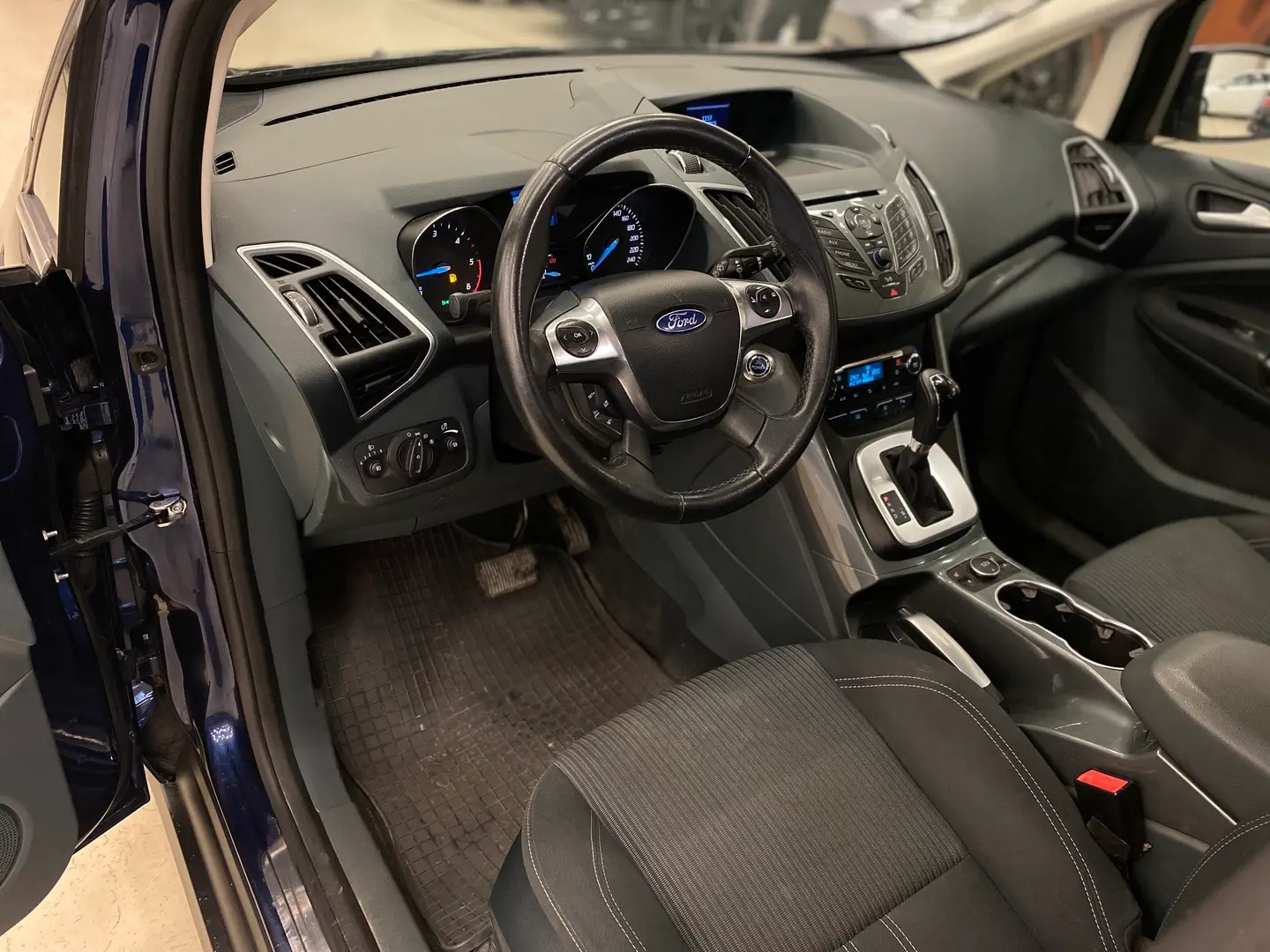 Car Image - 1YPF87xxJ1uHQbJpgtWgm2