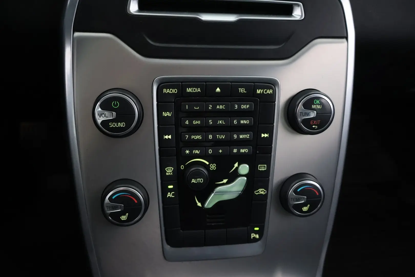 Car Image - 3PwO9ughuMdR1iicjuxD4q