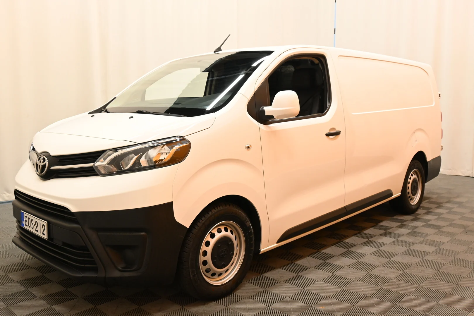 Car Image - 7KtFOmeqovozXjQh35xxw1