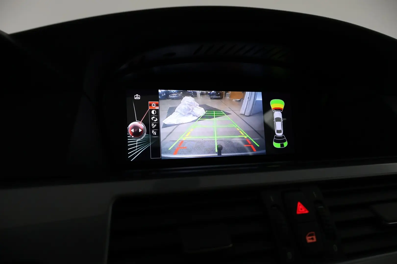 Car Image - 8kTN42r3JTpYHMjQ8x1bT
