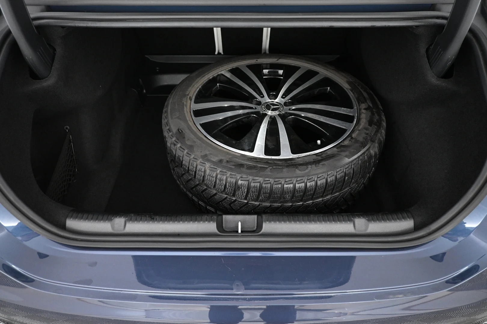 Car Image - 5l1OgJhklM8C4KDSmslPpY