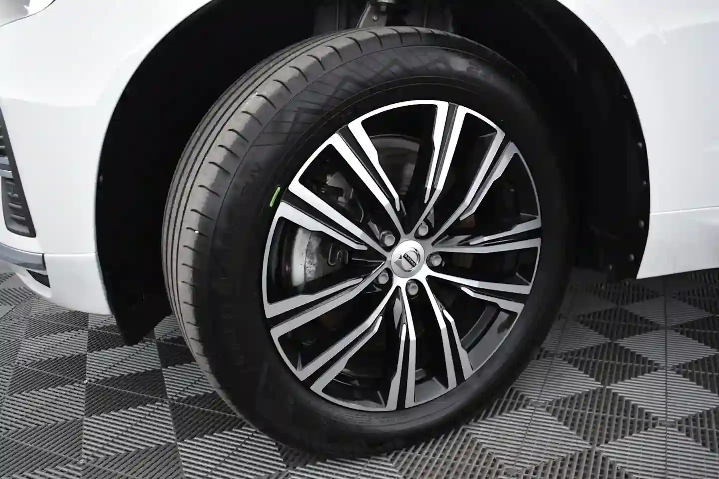 Car Image - 79rHmBjxjFkDAh9uuMyhrk