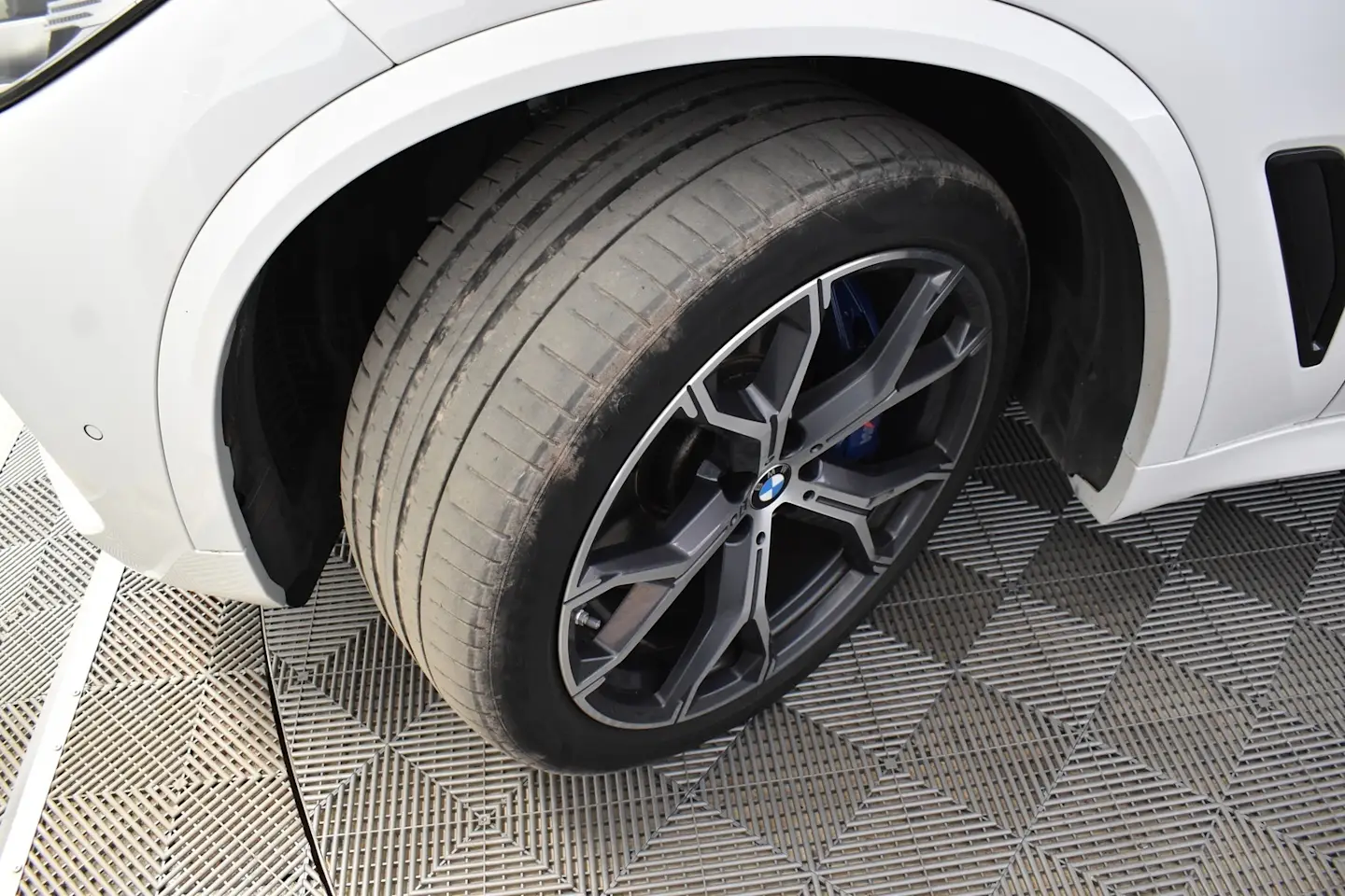 Car Image - 17swDDC0rSuYbhxdKYpnGL