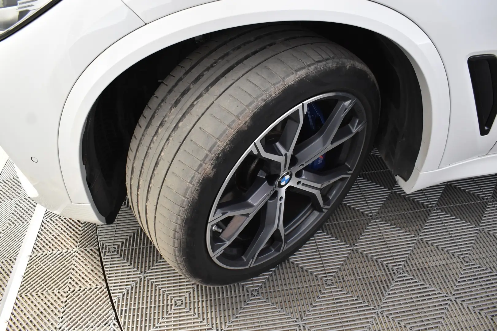 Car Image - 17swDDC0rSuYbhxdKYpnGL