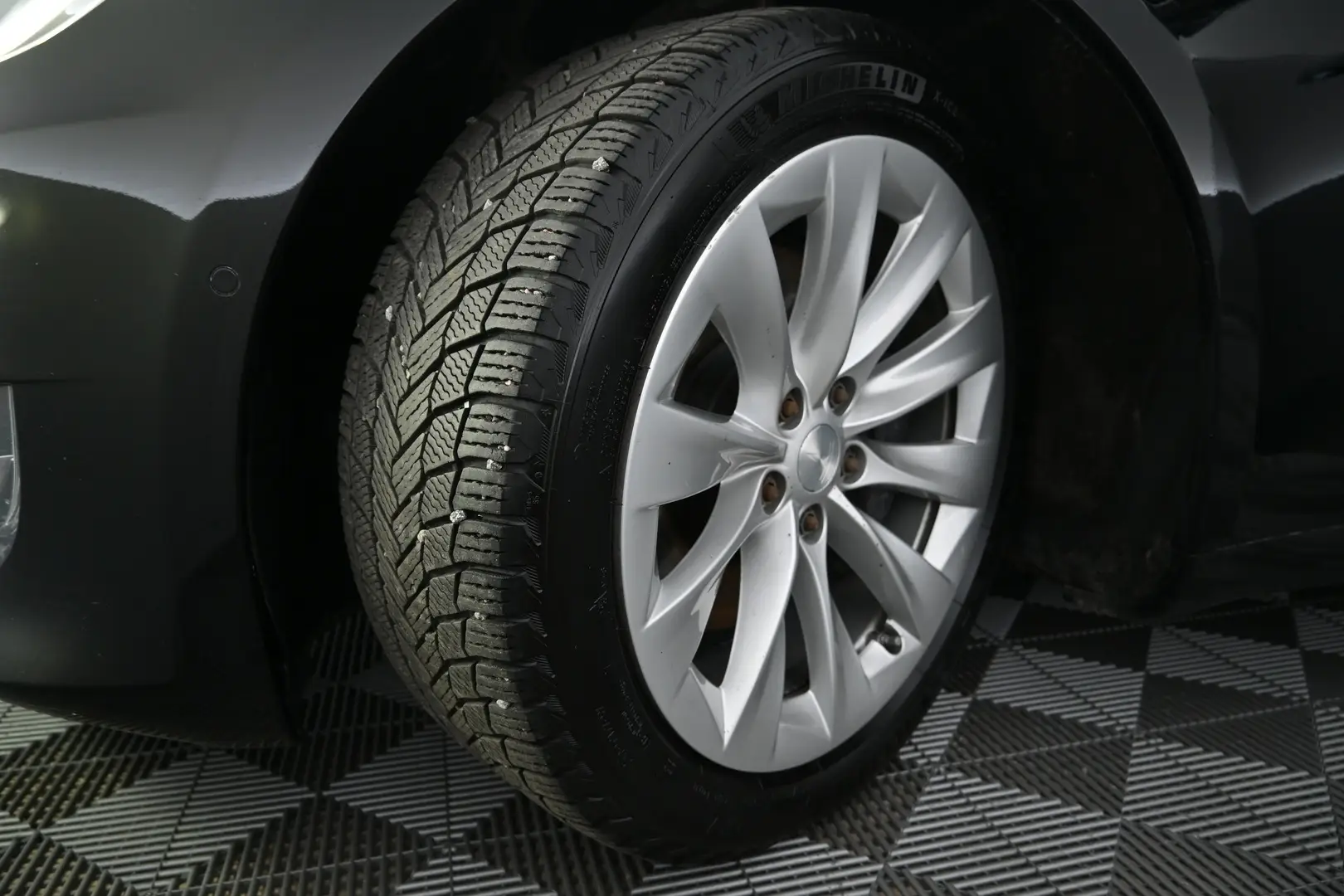 Car Image - 4kI0aekoFCw6uAgjc1TwOT