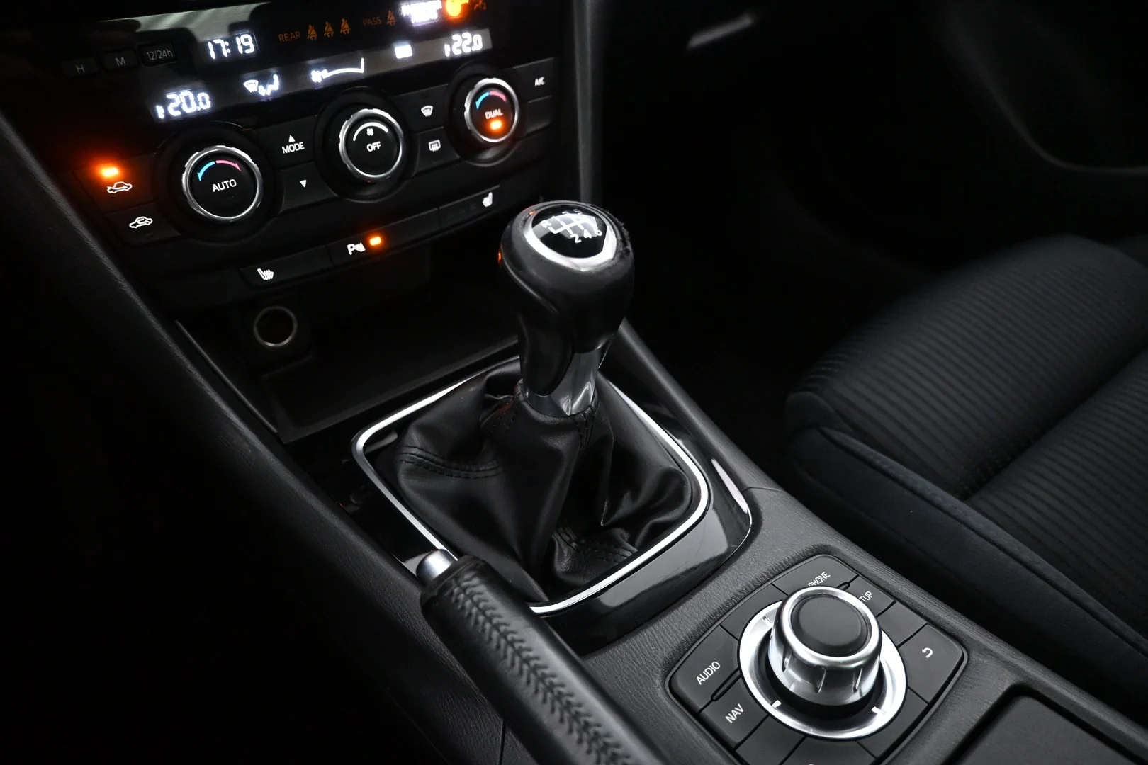 Car Image - 52M395OBYGDSlN1hA2drIx