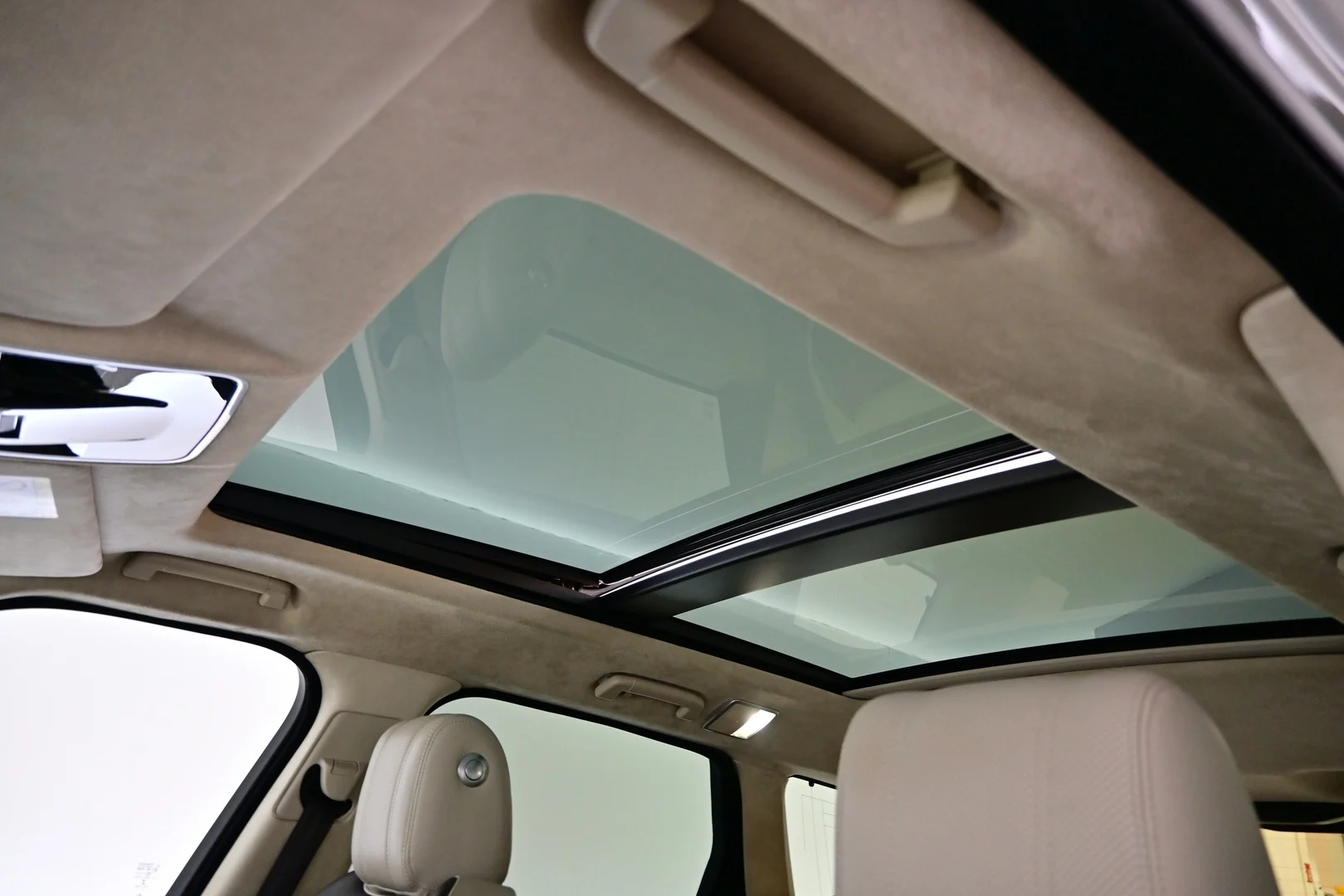 Car Image - 4qf8EgRTNbl2lTwTcrYU6Z