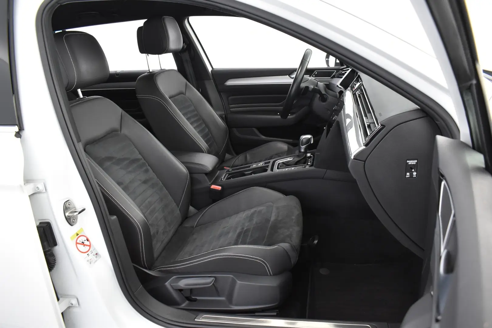 Car Image - 3kJrjmprFjVHRq33oa41su