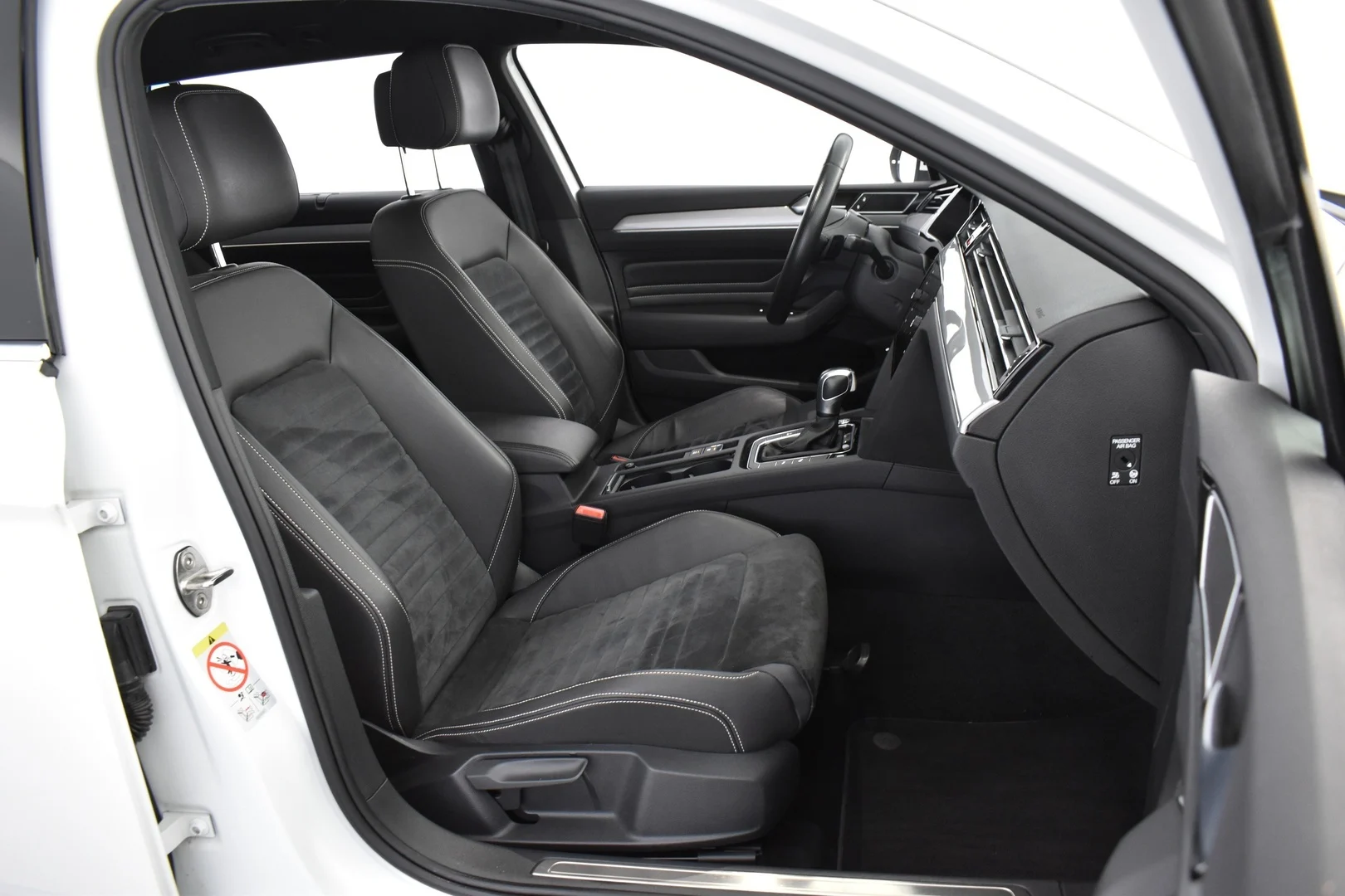 Car Image - 3kJrjmprFjVHRq33oa41su