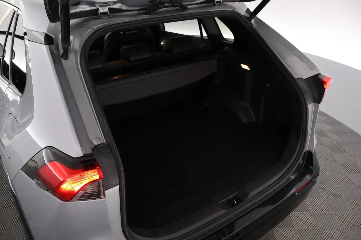 Car Image - 4bj08wylc5uFS9eBOrYJlO