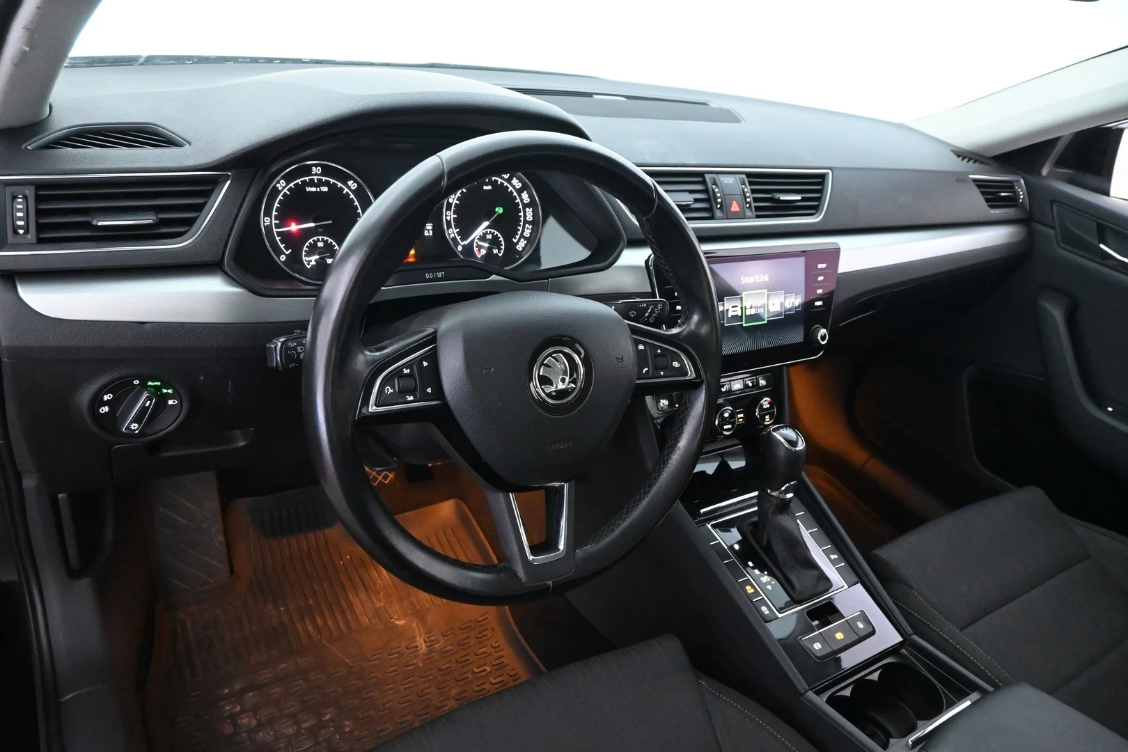 Car Image - jED9IBC5cv4NGFKDLZNA2