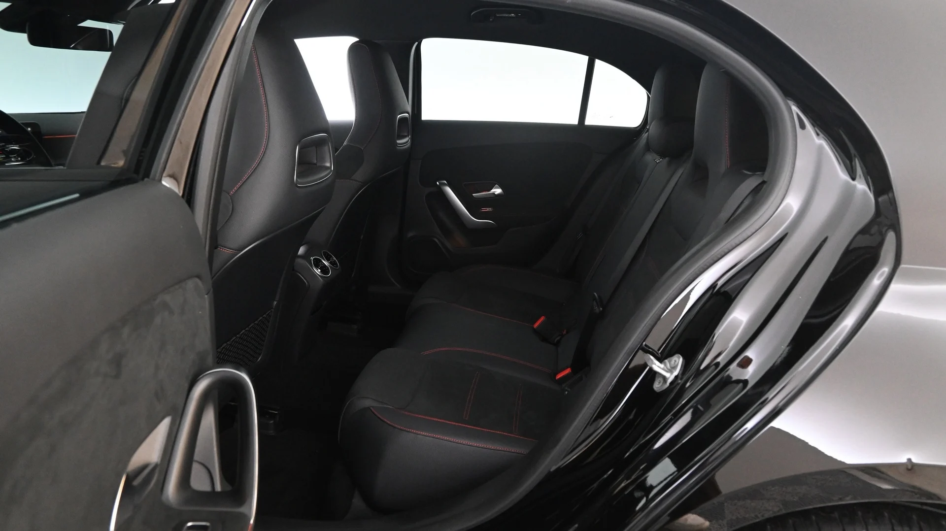 Car Image - 01vJkDP4rqD4trGXRVpvEa