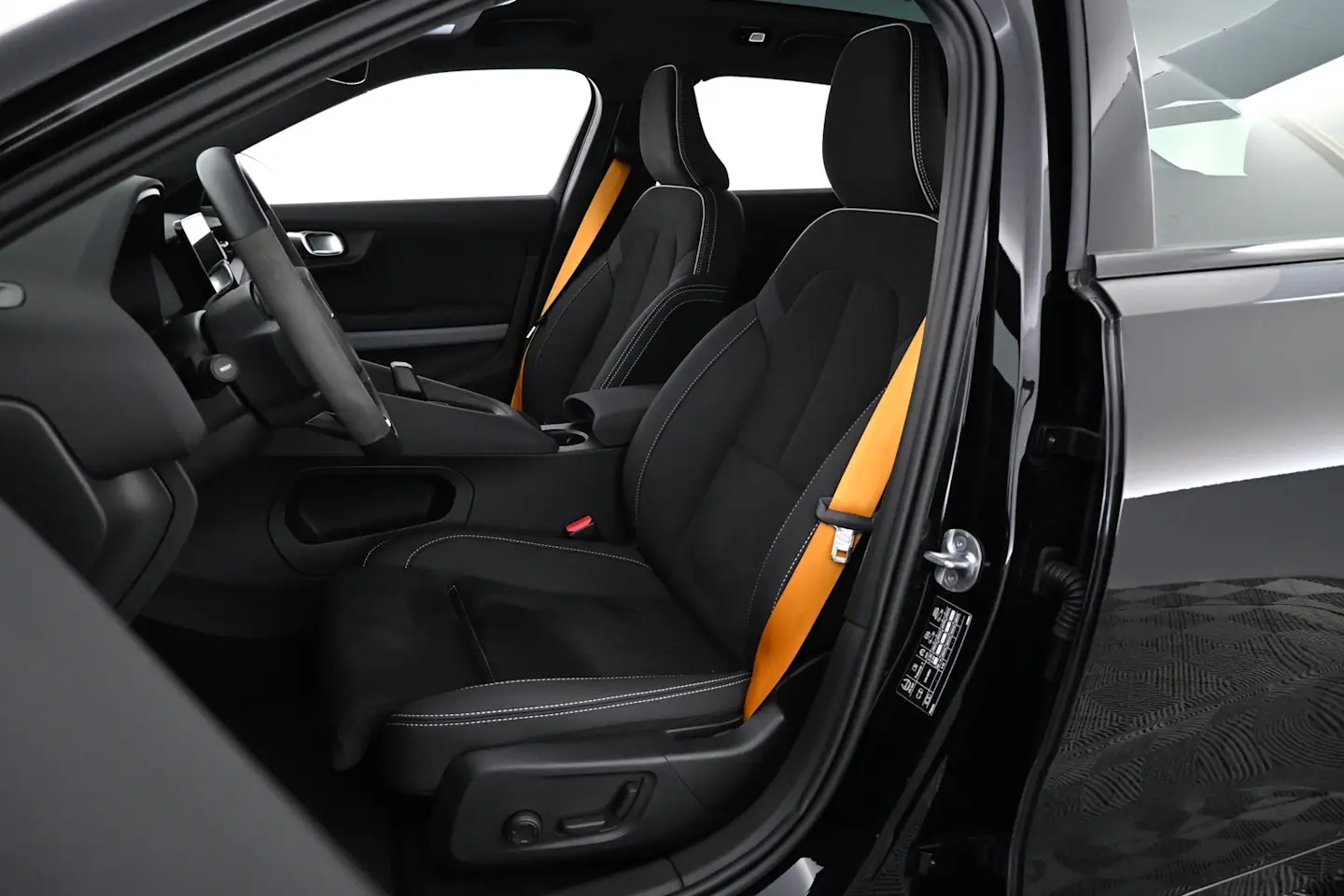 Car Image - 1hvyp3JifpcKvsaB6VVDua