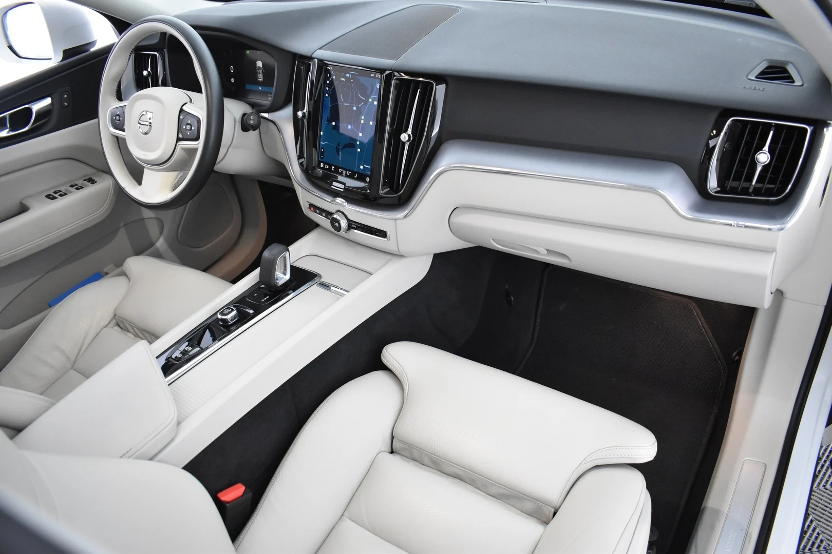 Car Image - r0hzCywllIZgPEta5oUA0