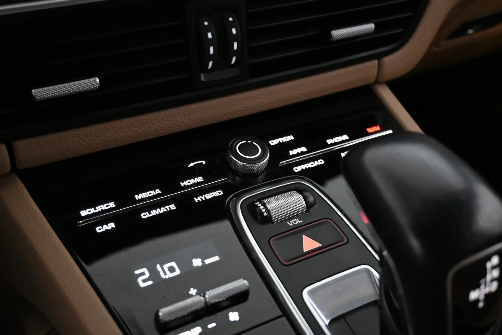 Car Image - 5mUsJwtG5P0Ugz4Ym8yZGq