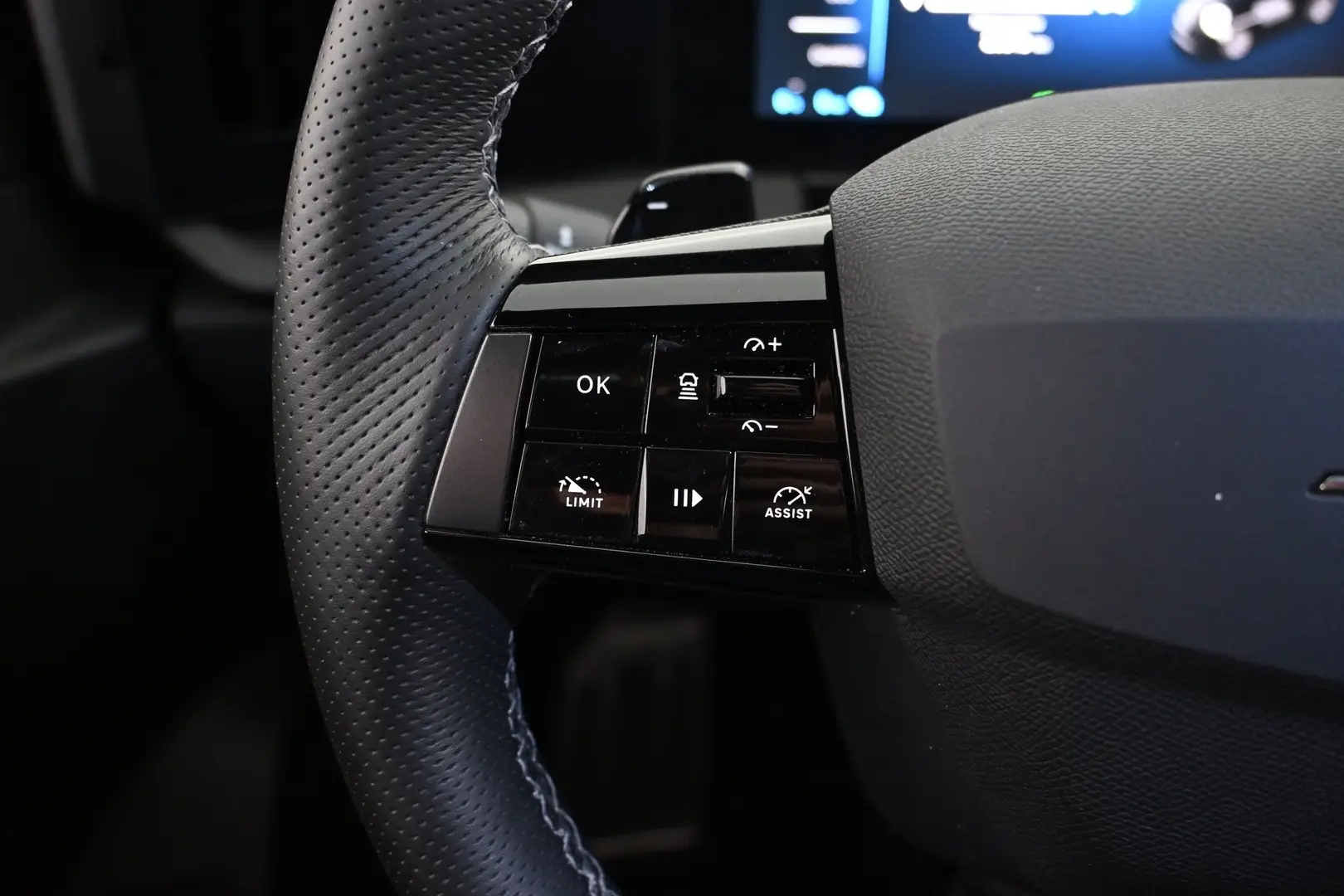 Car Image - ZzA29Sq9YYtjONGSctIL0