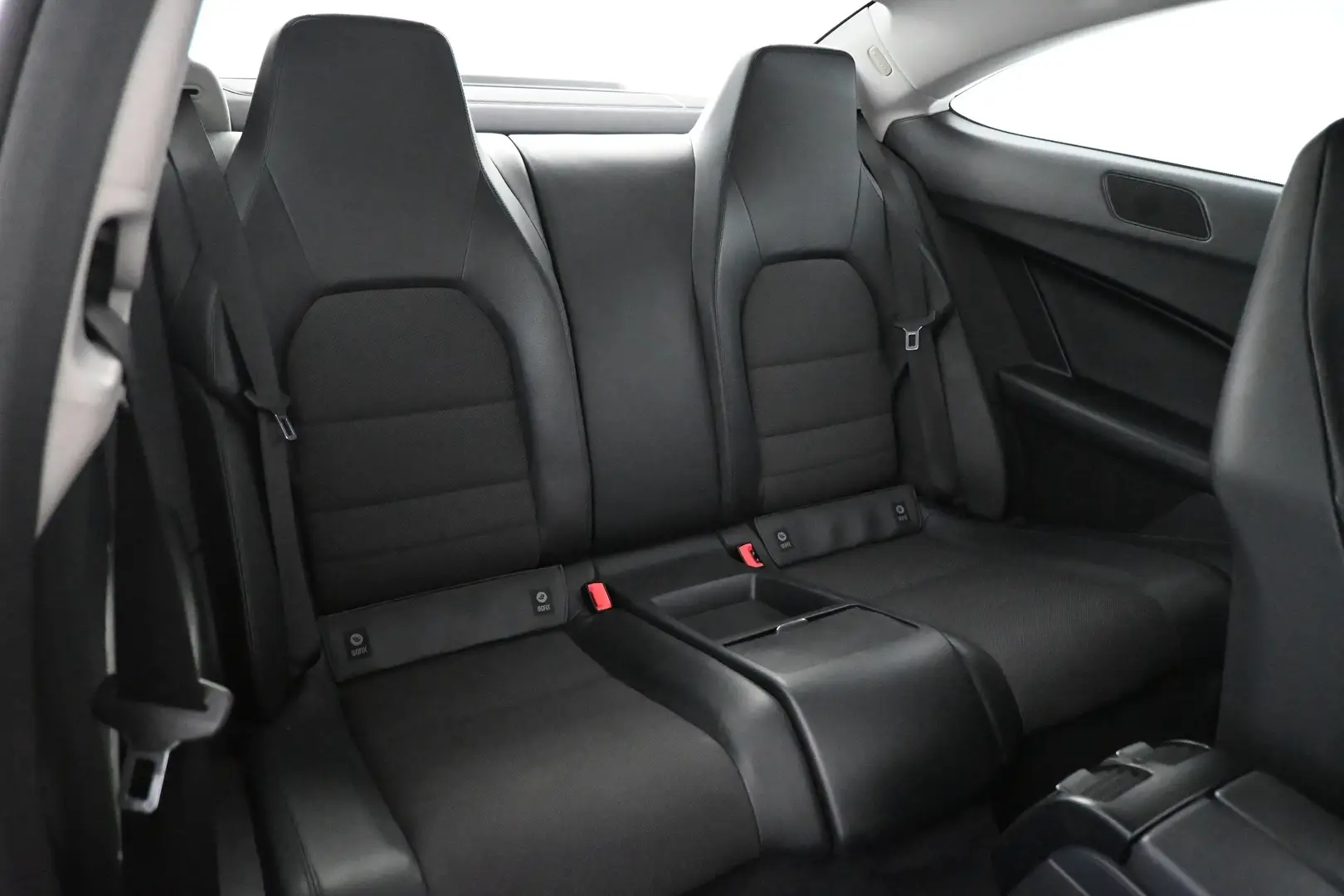 Car Image - 8ytHJv8RnUQdaM214sYfx