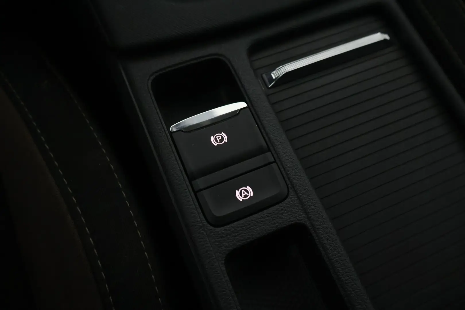 Car Image - 2EfkNSnuqorMw3kbl50LBk