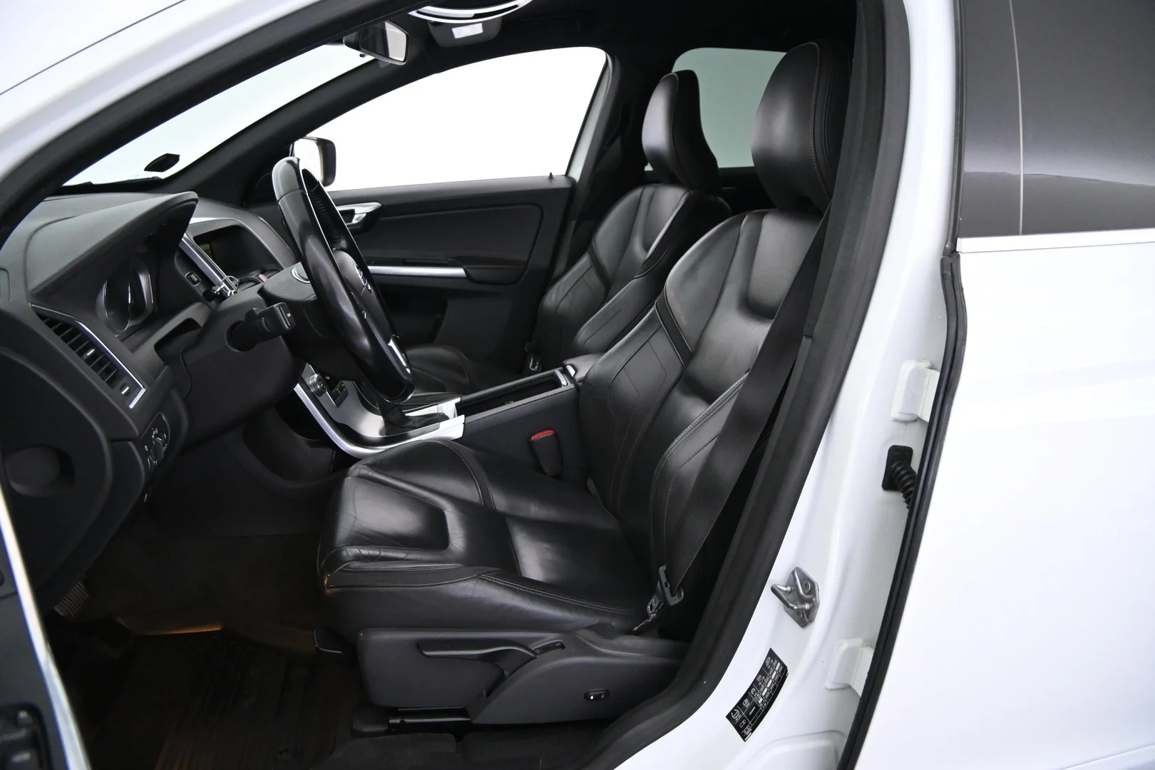 Car Image - 3lC4AdReMY7N1EySRgn8o7