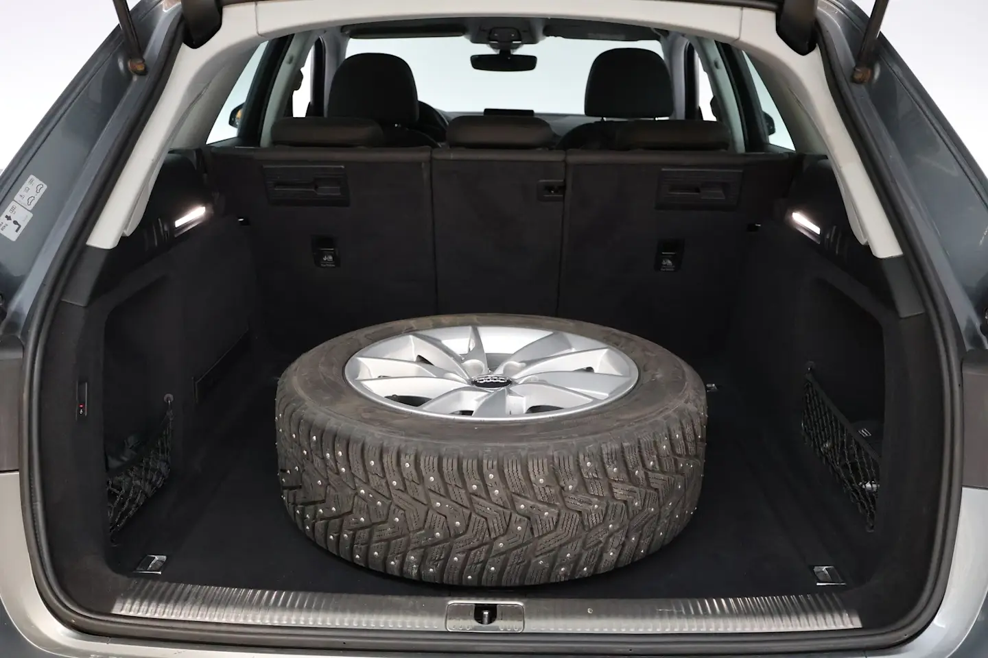 Car Image - AMRO3LDriiJpxgAlJ9ZHt