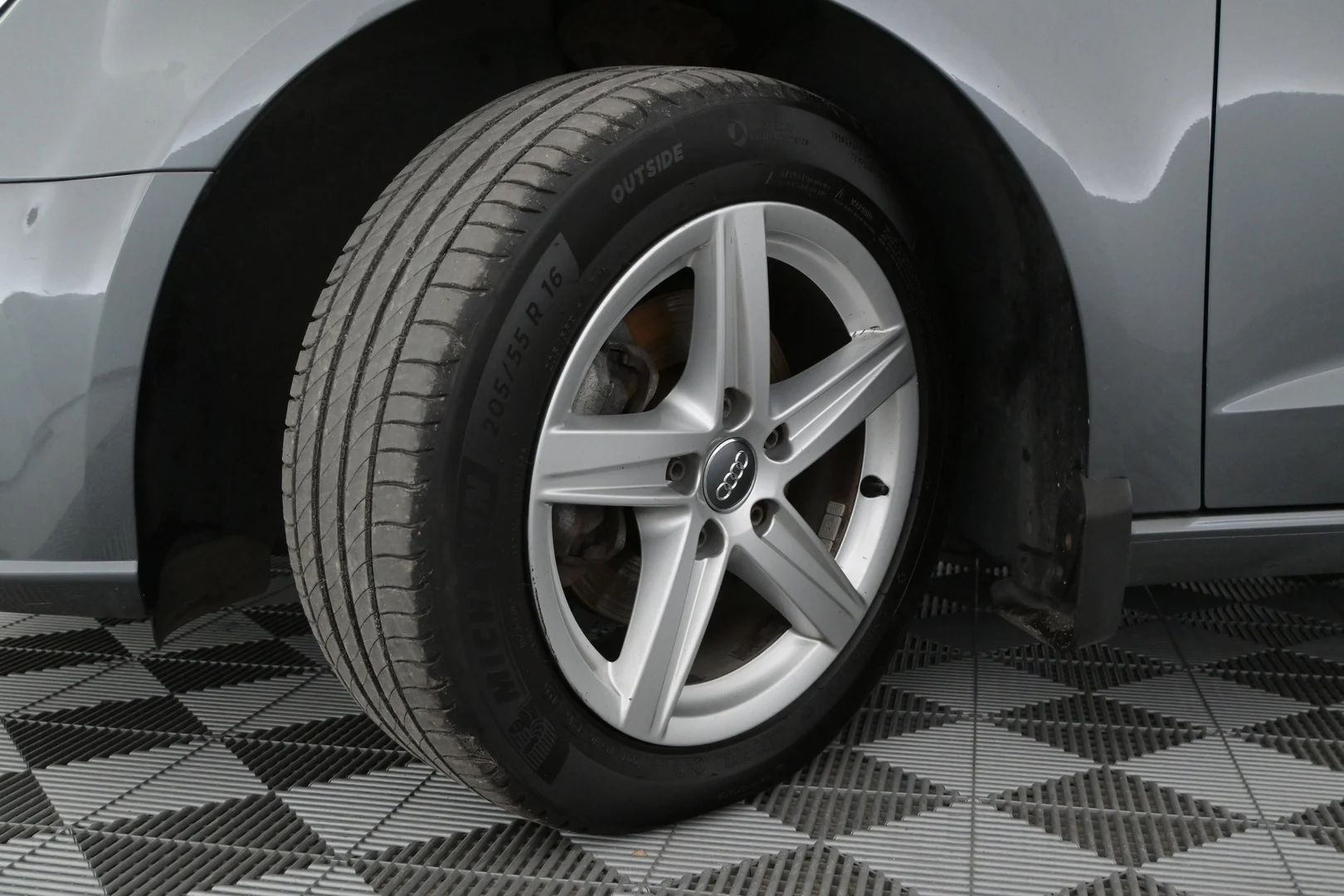 Car Image - 2rGMD2l5M6o9oUrx7TtkWC