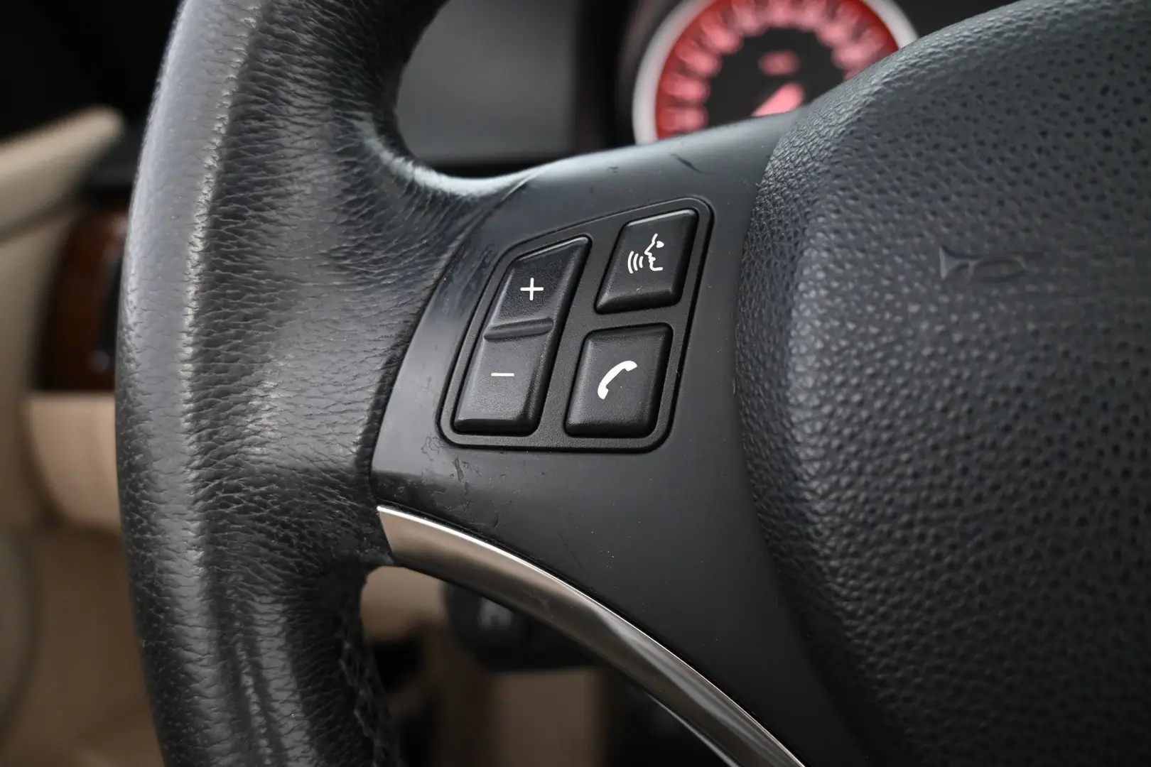 Car Image - 5c2901n5n9Pq1IcAXtf9M4