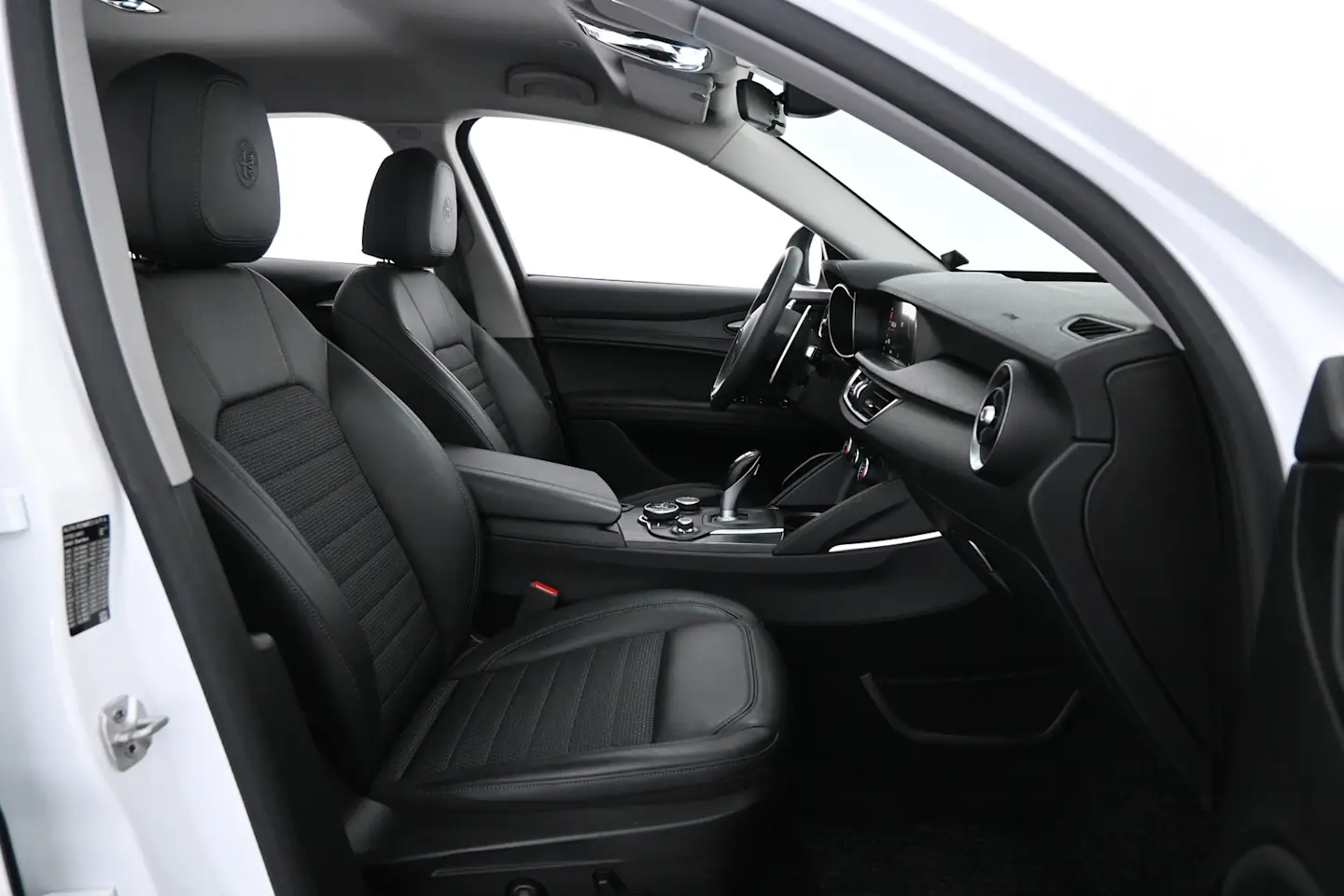 Car Image - 4Ge4Ri8XGkDMDgJoeSroFw