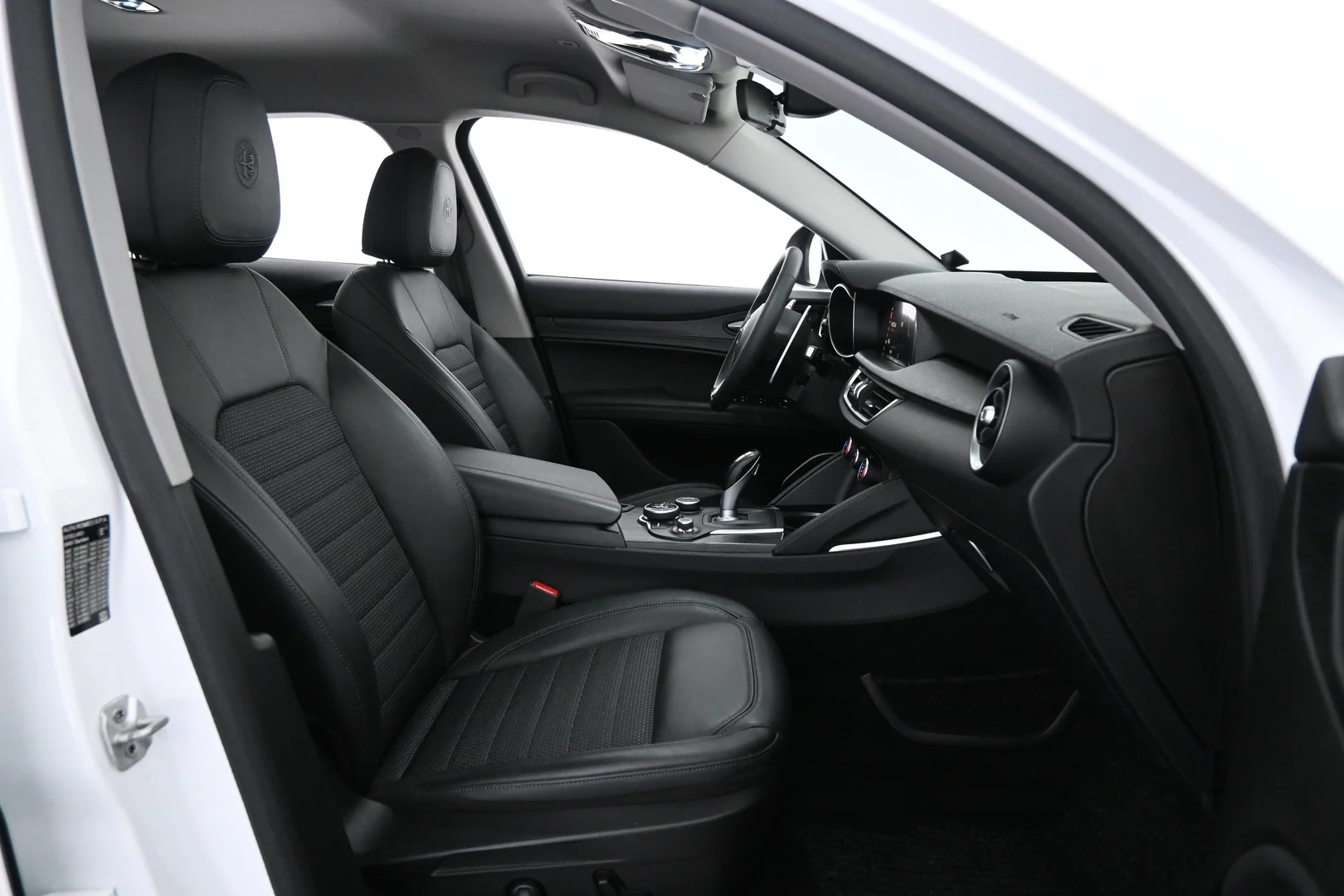 Car Image - 4Ge4Ri8XGkDMDgJoeSroFw
