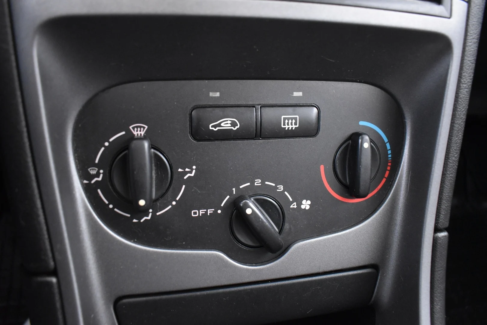 Car Image - 2358Hm4PHGEW9RS3hdI5tZ
