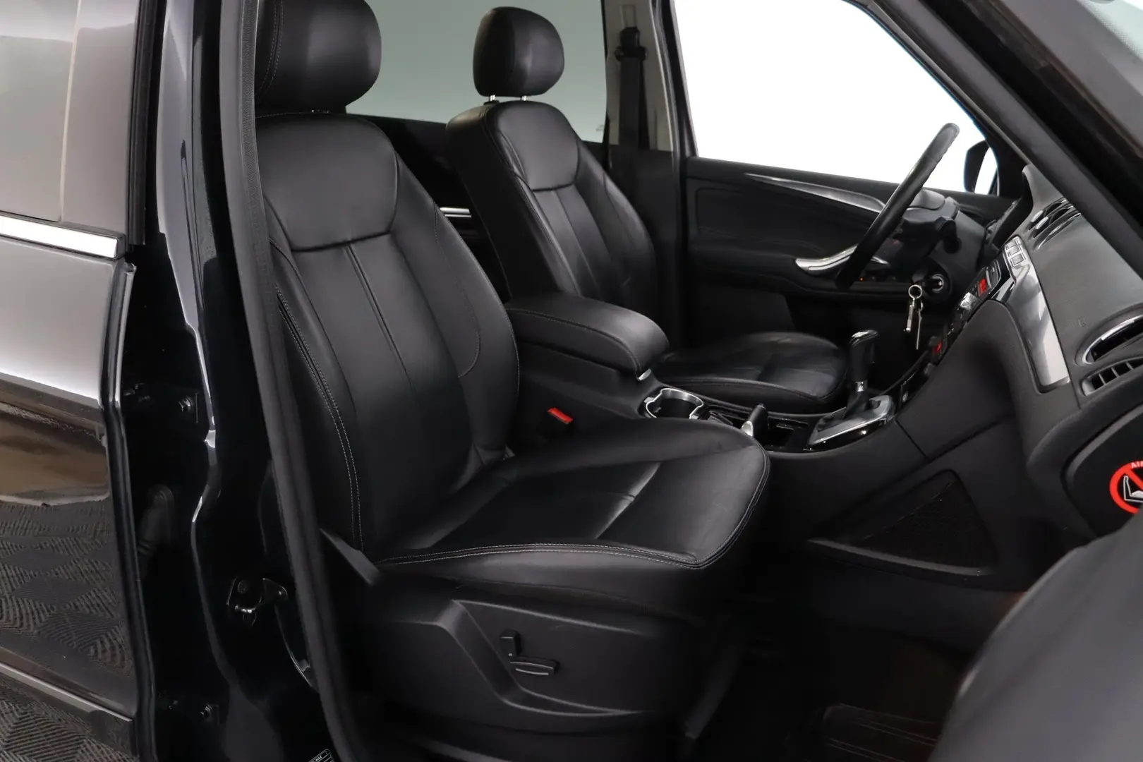 Car Image - 2GLqAUCwZXoQflogLcaJBr
