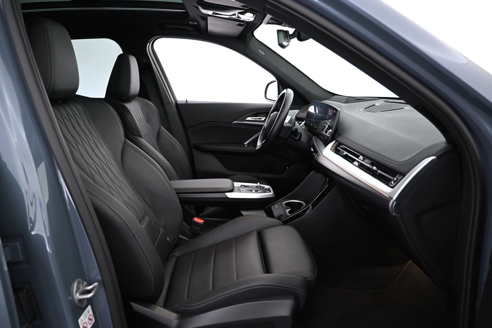 Car Image - Nk1WuZzUrASLJTMmnv8kK