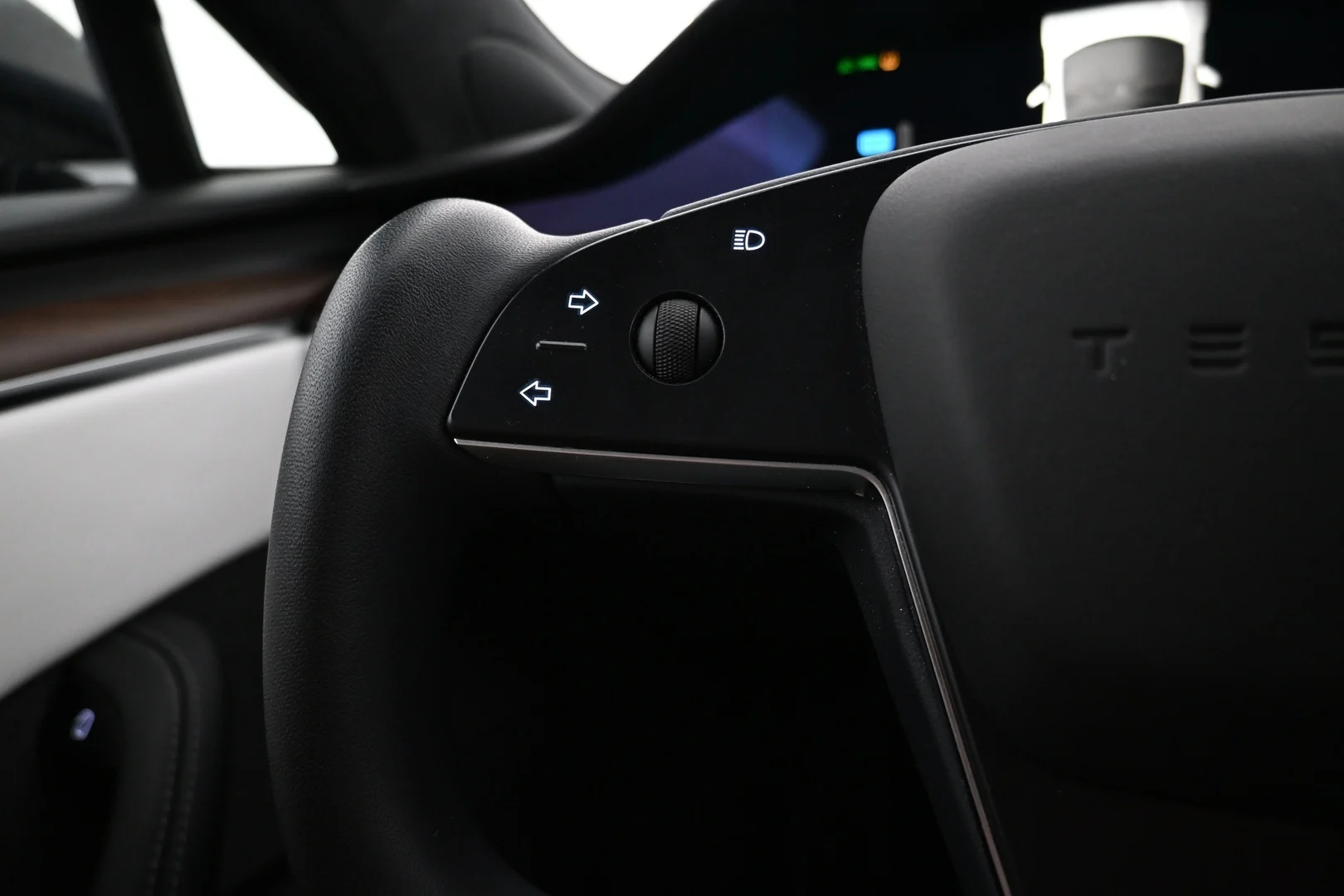Car Image - 1zpbYQ87rHQ6rlMIOhzzXp