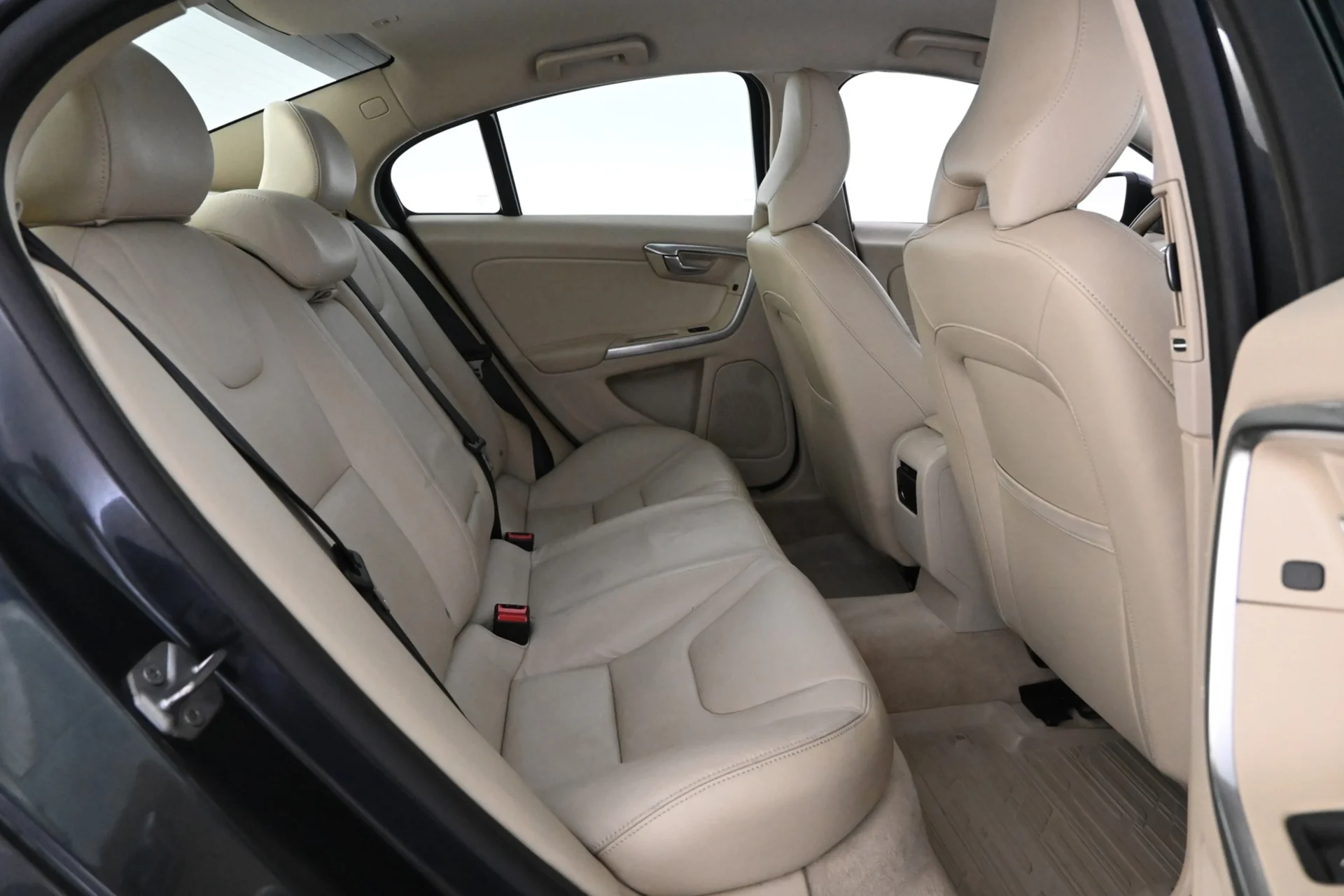 Car Image - kGJS473y6Cvb5cy8QhDmN