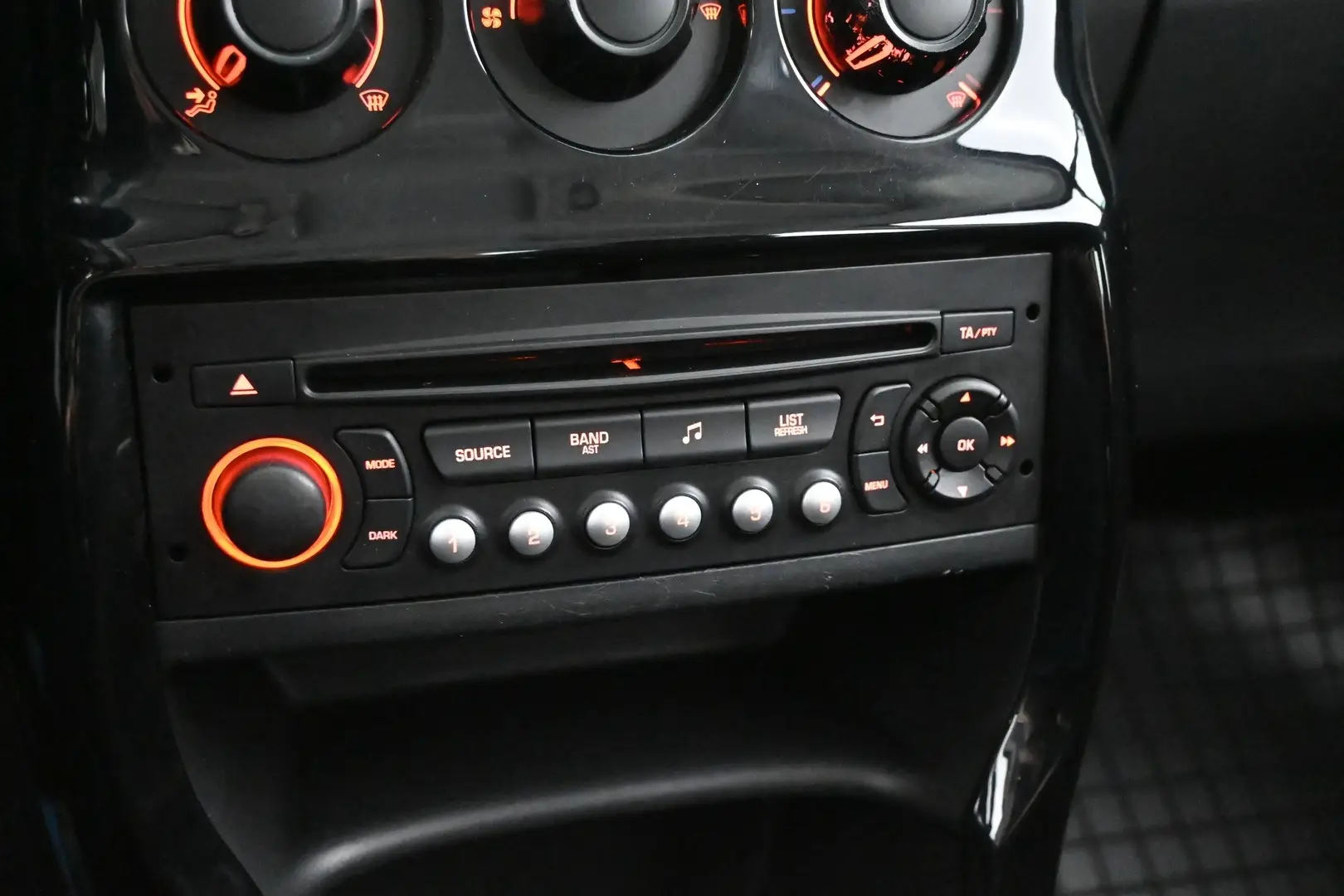Car Image - 4jMCzcsqsNuAhfnHBnBfff