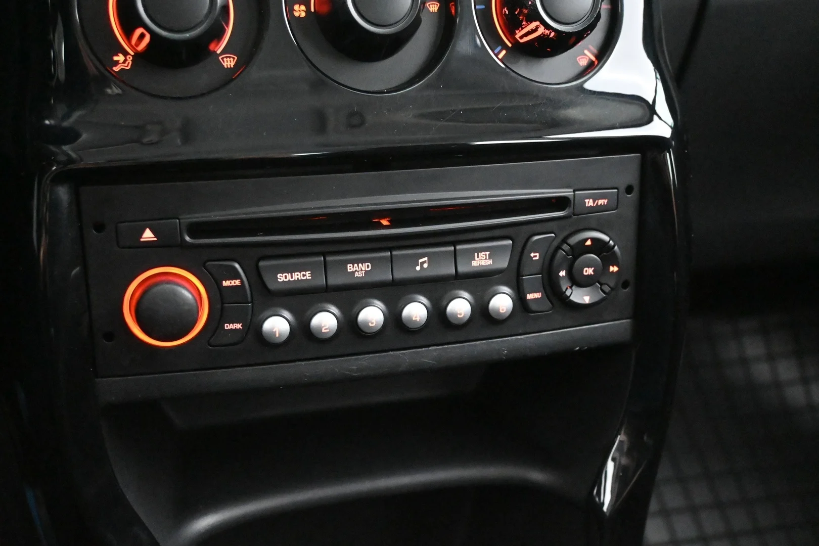 Car Image - 4jMCzcsqsNuAhfnHBnBfff