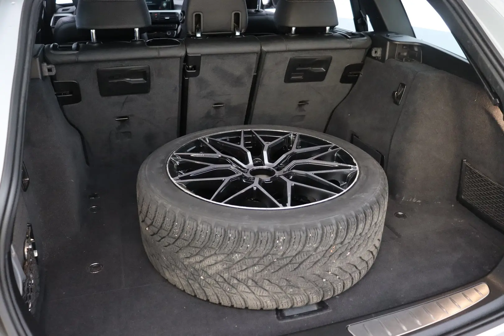 Car Image - 2PePGGr17ddXqiCfHCcAK2