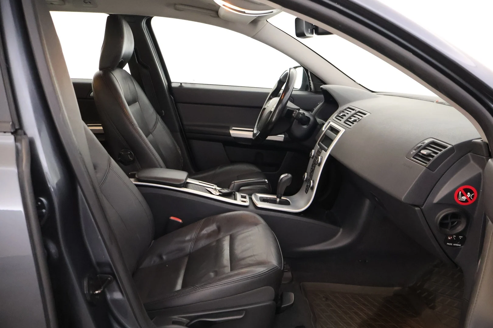 Car Image - 61fzXC22VIRG5Pcg0edMNV
