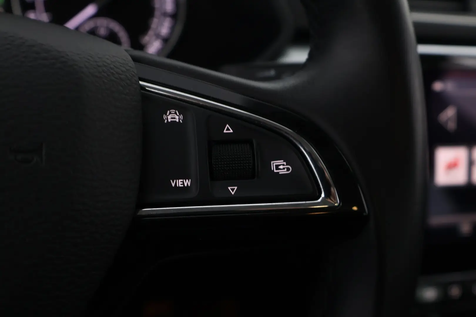 Car Image - rCaJJ6GTmym3gfVvIQGIc