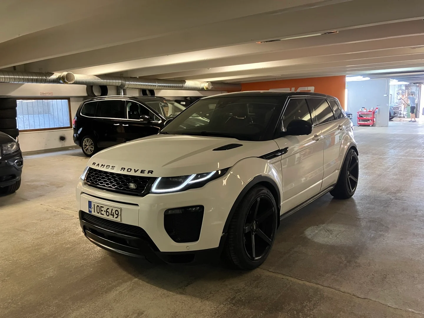 Car Image - 6MqWVA5iR6PfccWUN5Q4rP