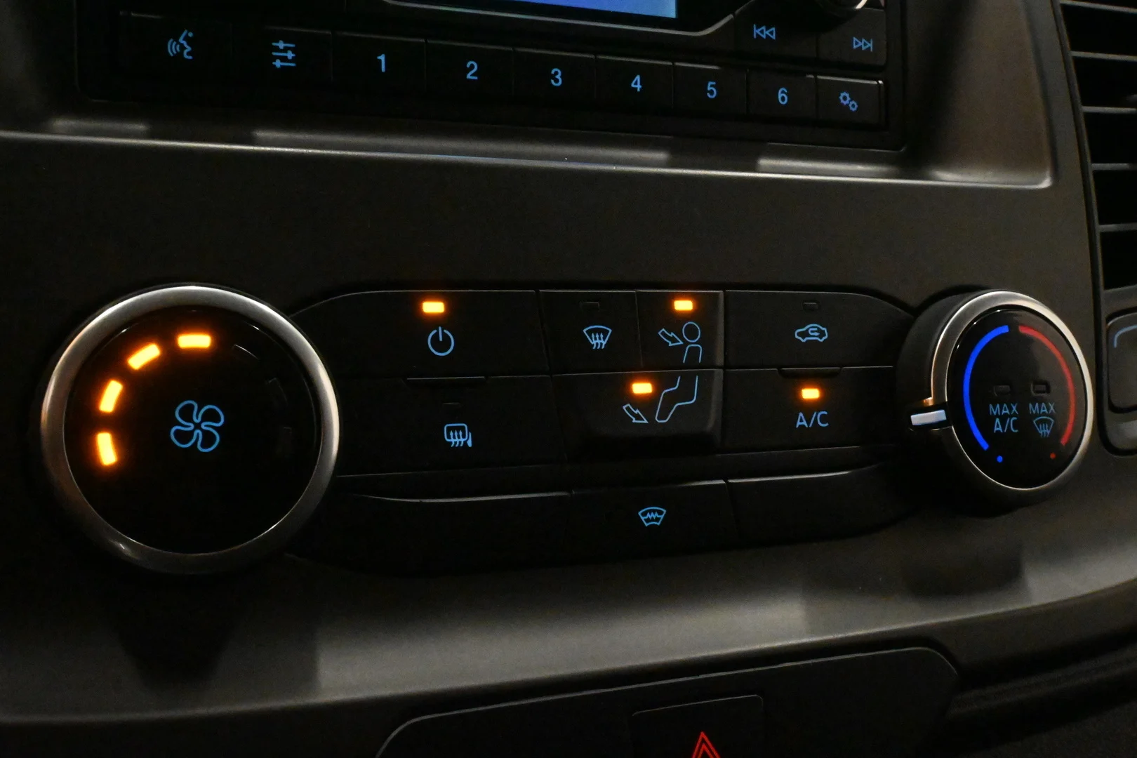 Car Image - 5CKS3IR9E4YJAJBNsEdgY3