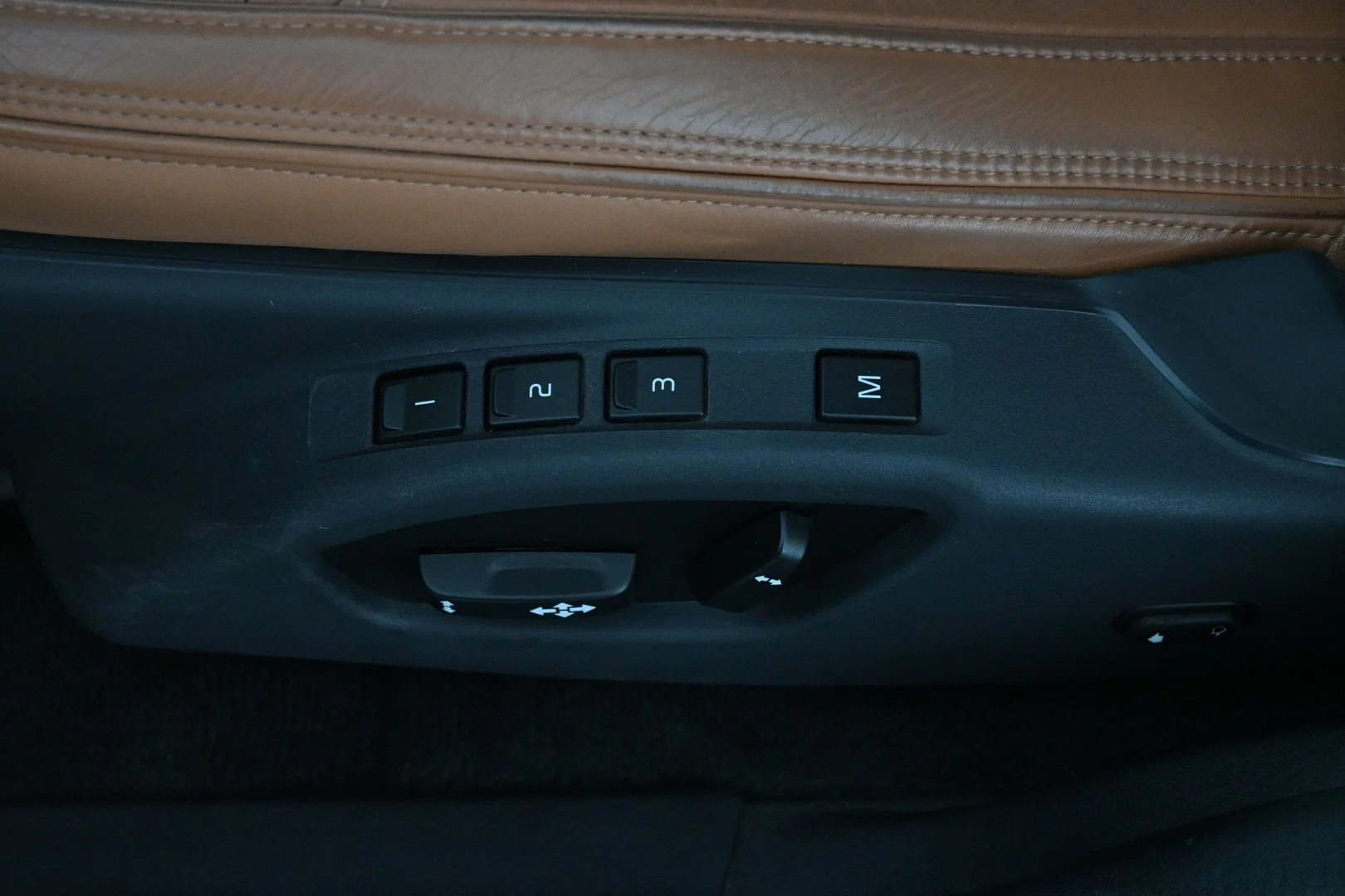 Car Image - 5ydqpzoO4erDdXh3Srlt4N
