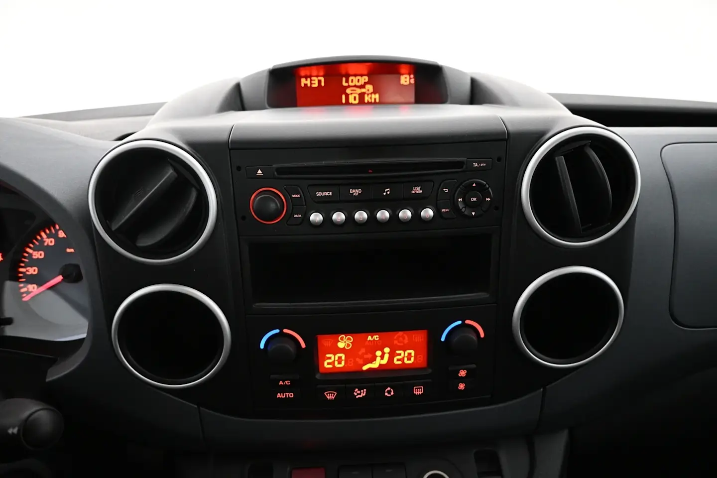 Car Image - 5U3RluQRKlnFv90urh32wt