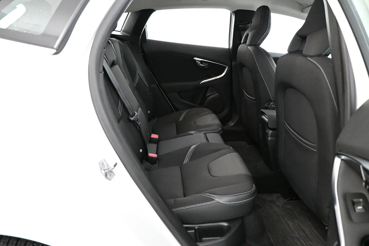 Car Image - 4hMAA9BLCm6r8kfdQhMHx2
