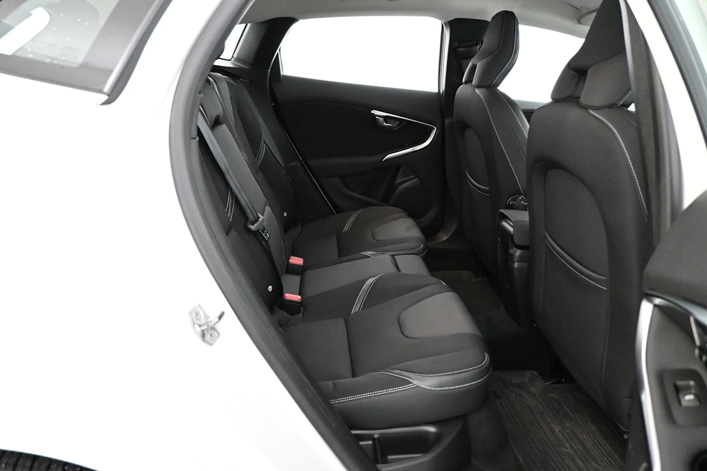 Car Image - 4hMAA9BLCm6r8kfdQhMHx2
