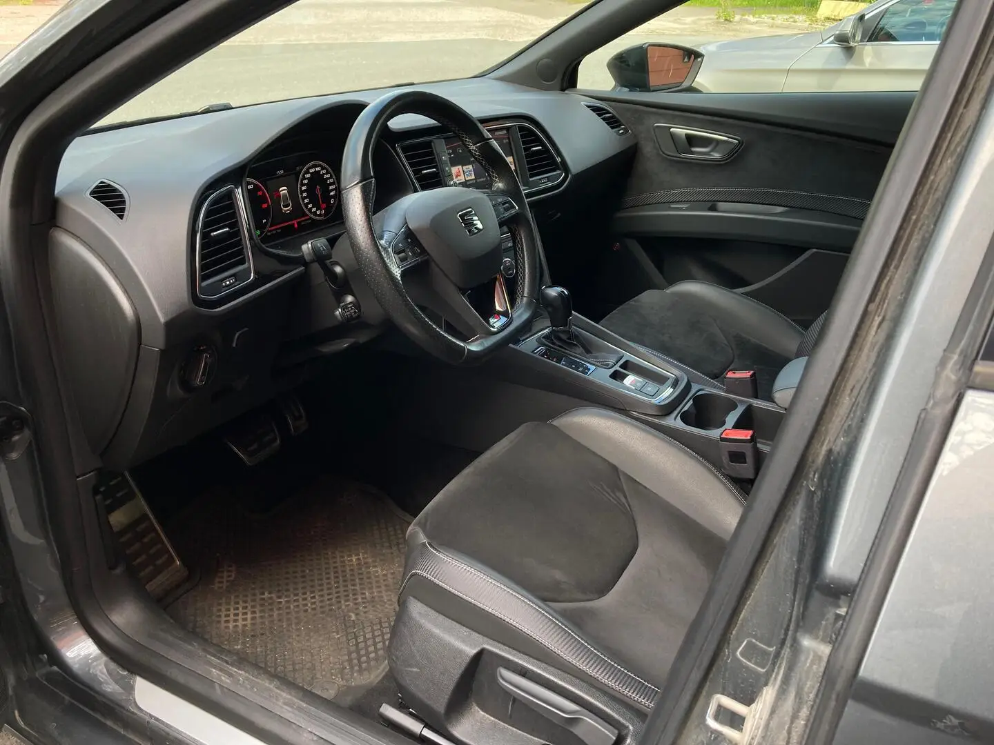 Car Image - 1A2q8cknooMr80zCco6LX3