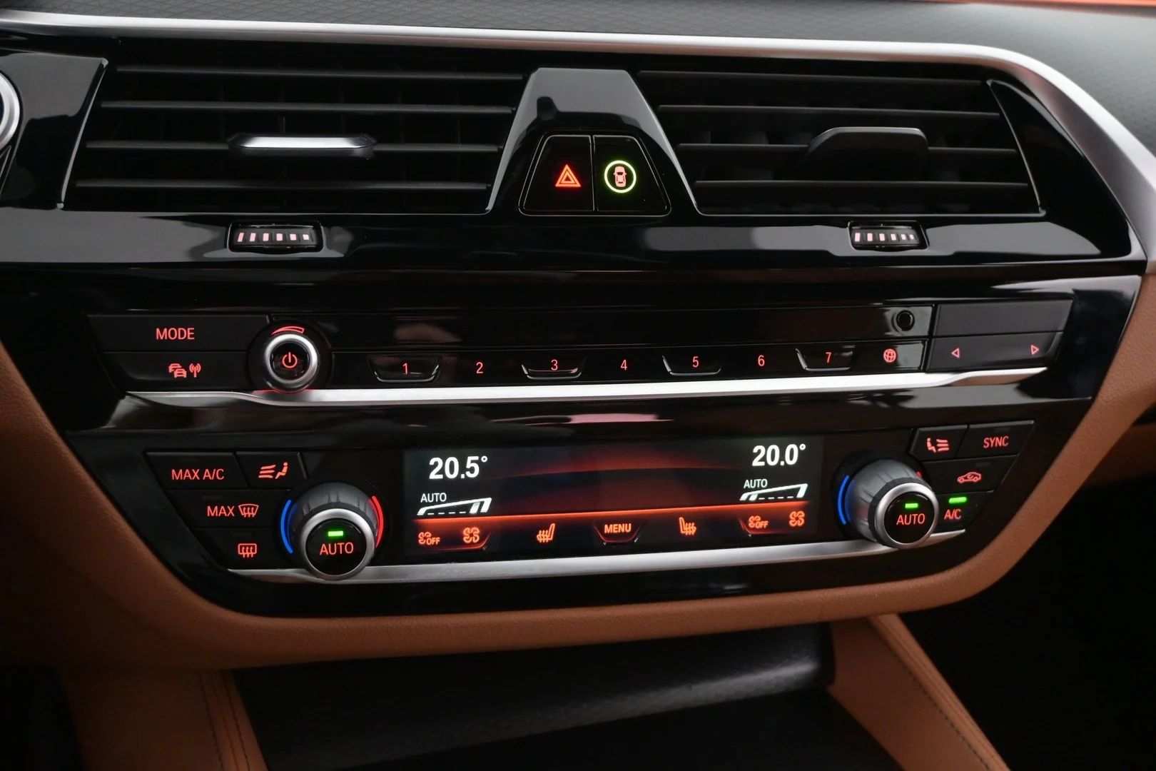 Car Image - 2c4qPDpQS1ZFwbSJcSV5q6