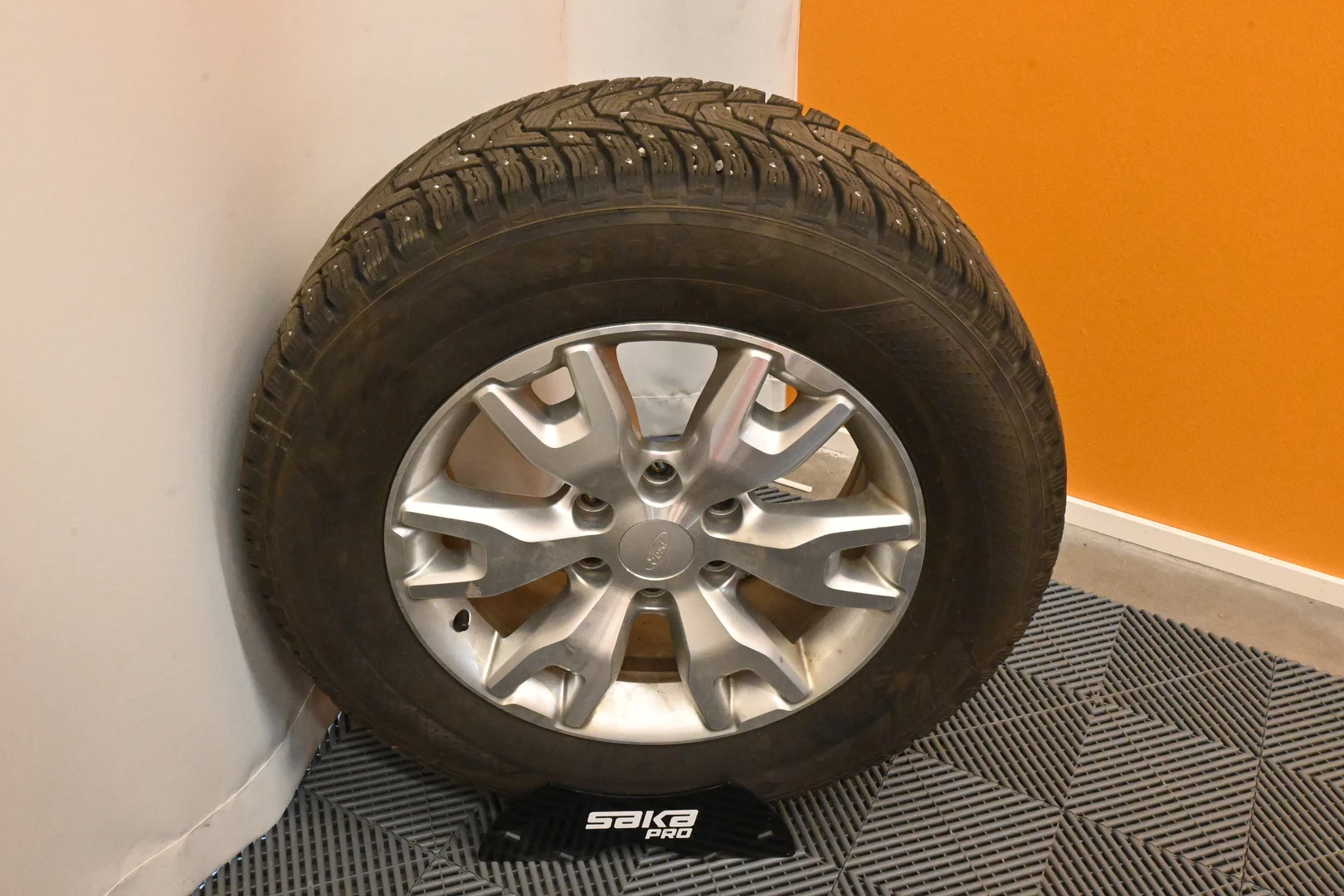 Car Image - 7IXshu5uPD6R3tsbZ3dg7o