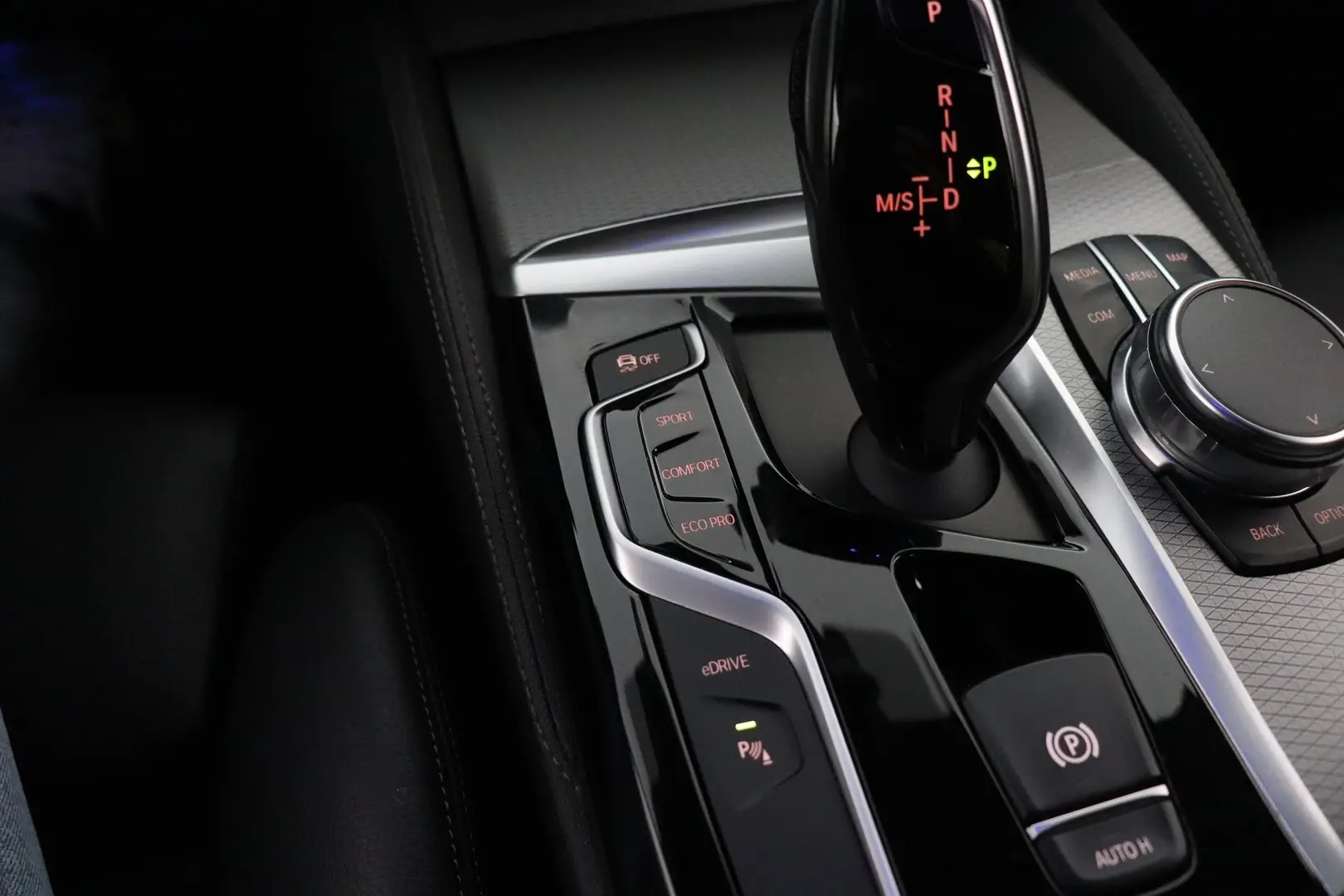 Car Image - U7DkEpVi0XkT4IRGsZBM0